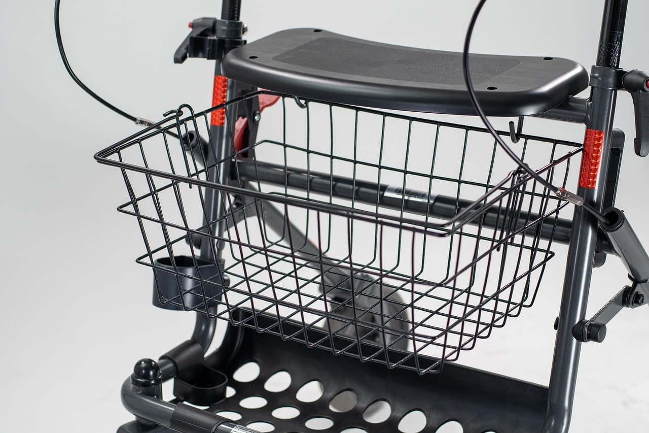 Wat is een rollator en voor wie is hij geschikt?